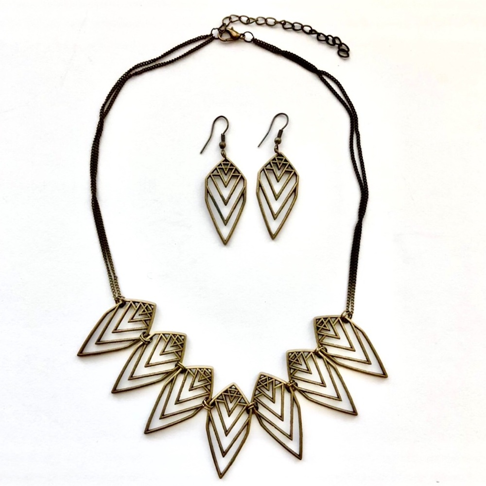 Necklace & earrings set